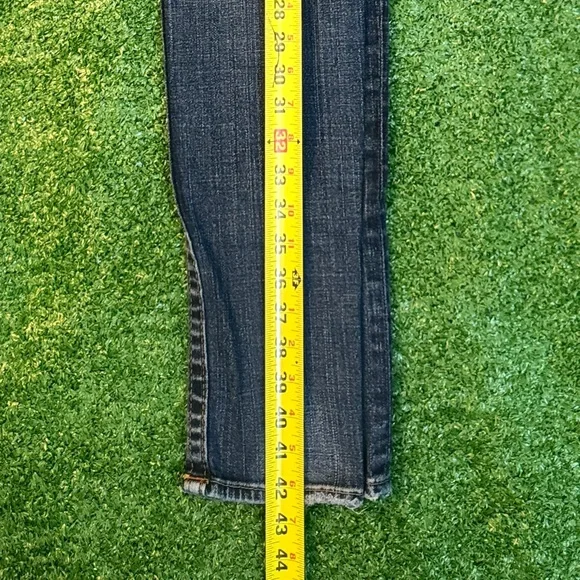 True Religion Blue Skinny Jeans with Vintage Appeal - Picture 7 of 8